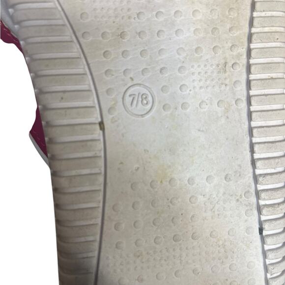 ATHLETECH Pink and White Memory Foam Calypso Raspberry Flip Flops Women's Sz 7/8 - Picture 5 of 7